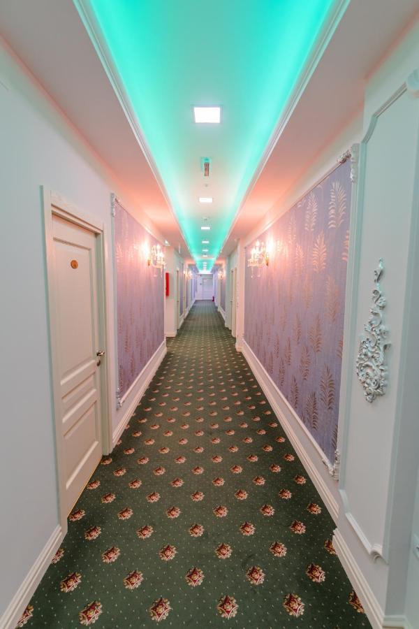 Hostel Parc Fălticeni Eksteriør bilde