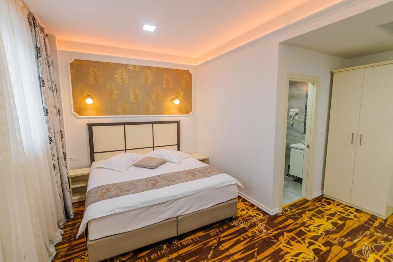 Hostel Parc Fălticeni Eksteriør bilde