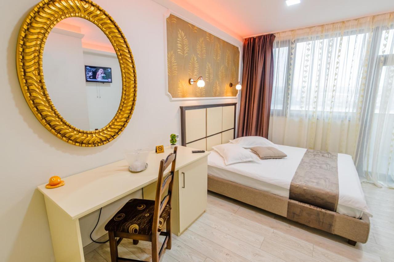 Hostel Parc Fălticeni Eksteriør bilde