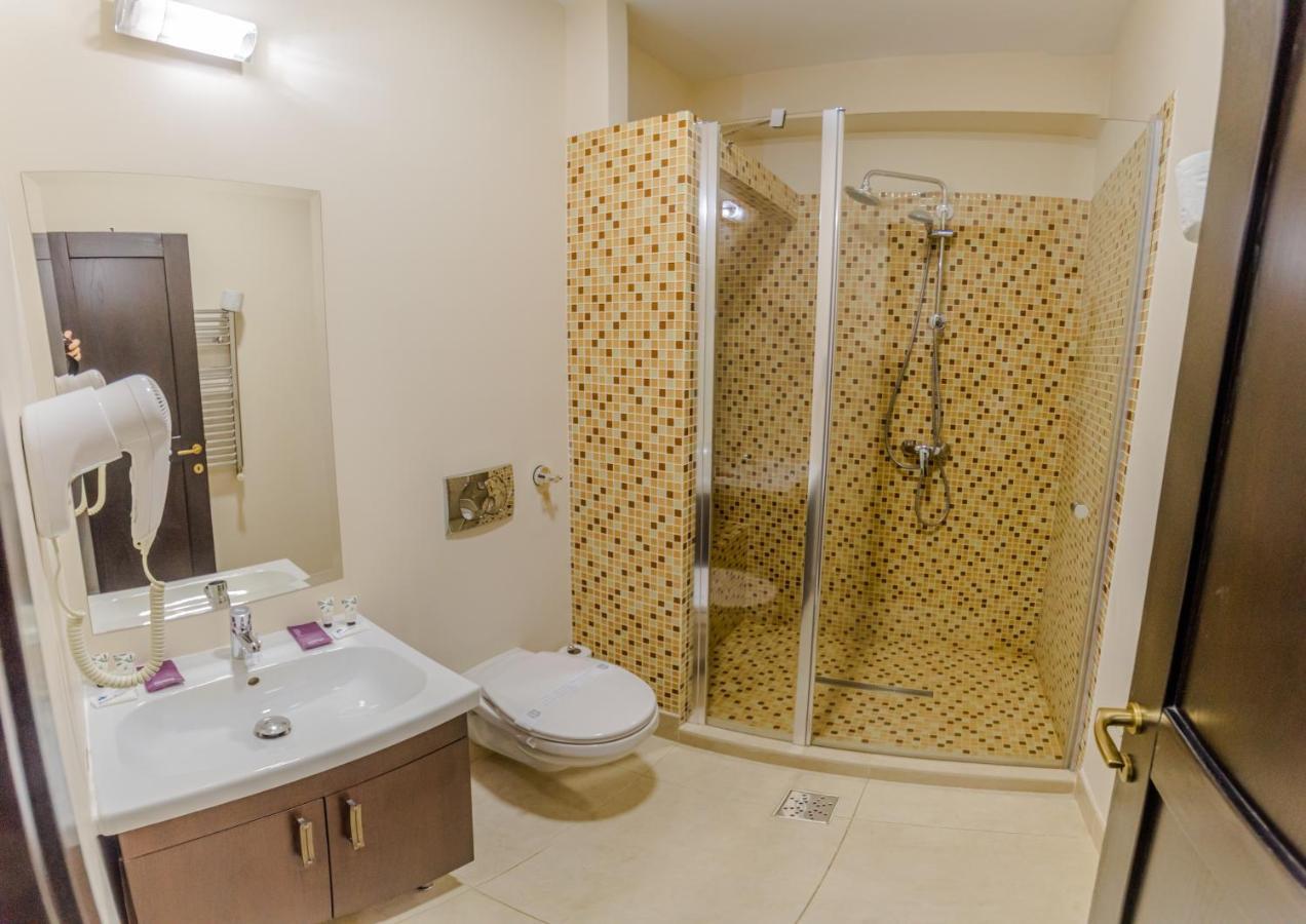 Hostel Parc Fălticeni Eksteriør bilde