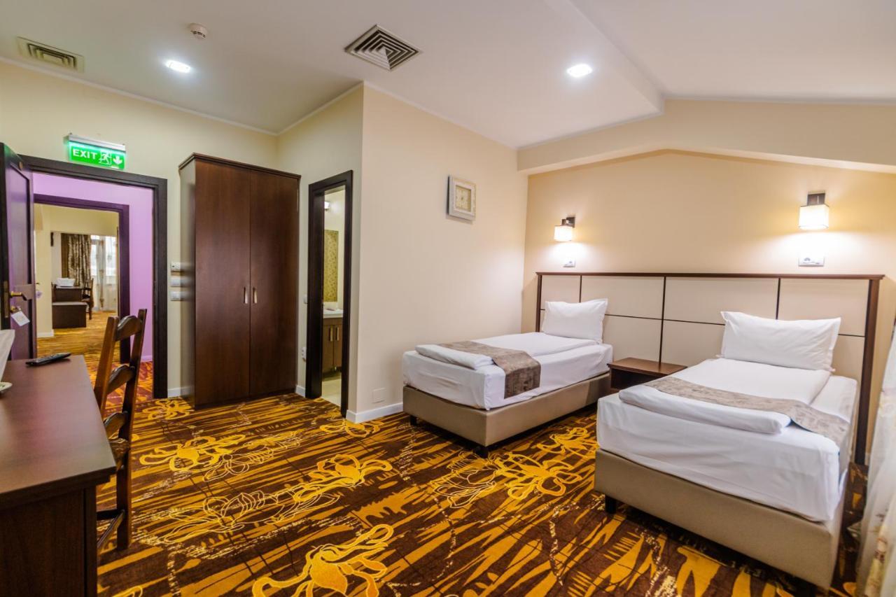 Hostel Parc Fălticeni Eksteriør bilde