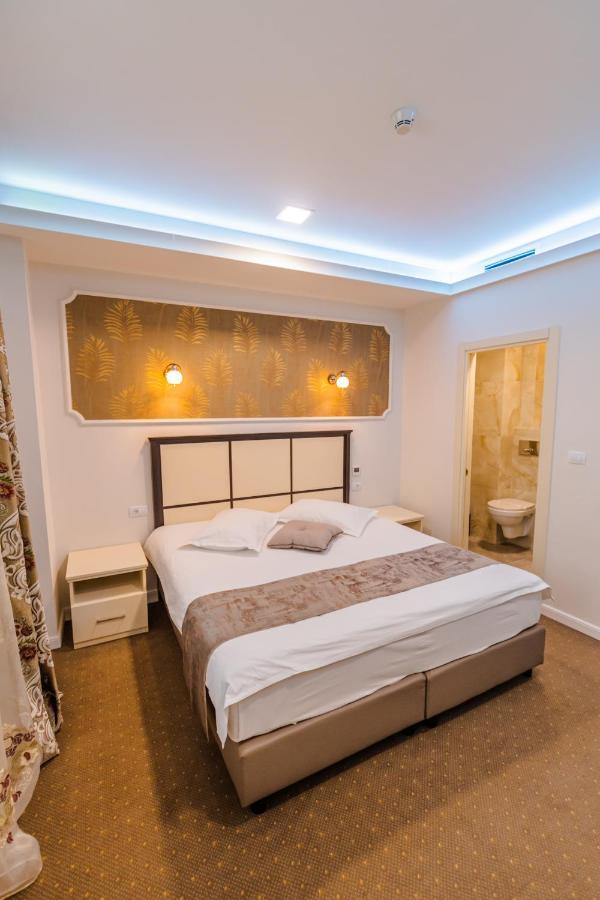Hostel Parc Fălticeni Eksteriør bilde