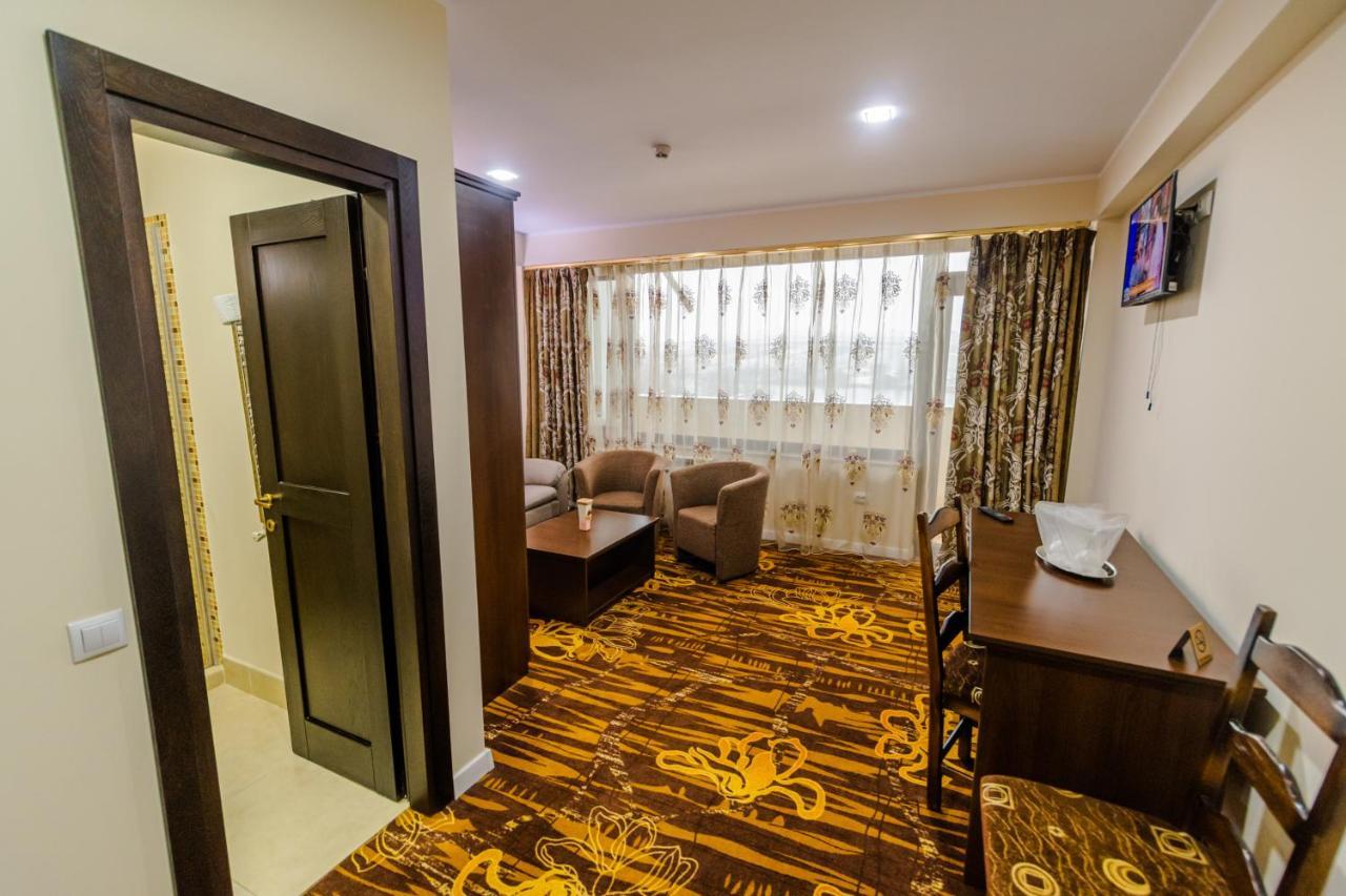 Hostel Parc Fălticeni Eksteriør bilde