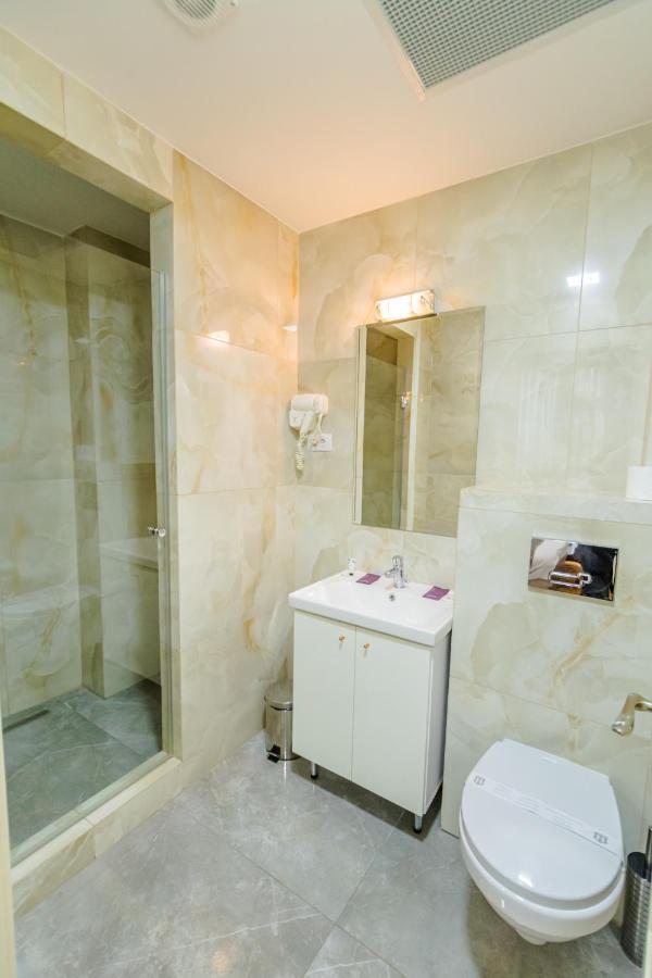Hostel Parc Fălticeni Eksteriør bilde