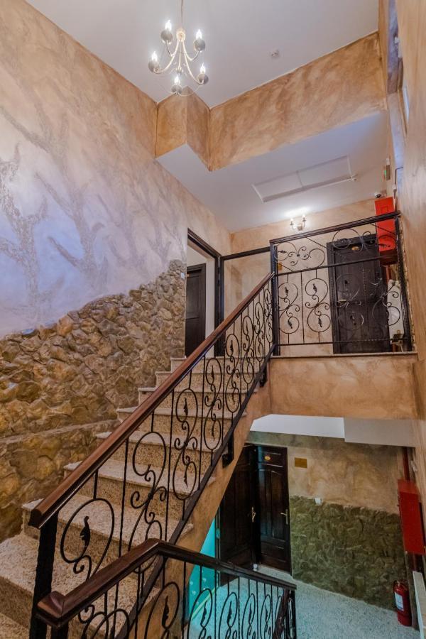 Hostel Parc Fălticeni Eksteriør bilde