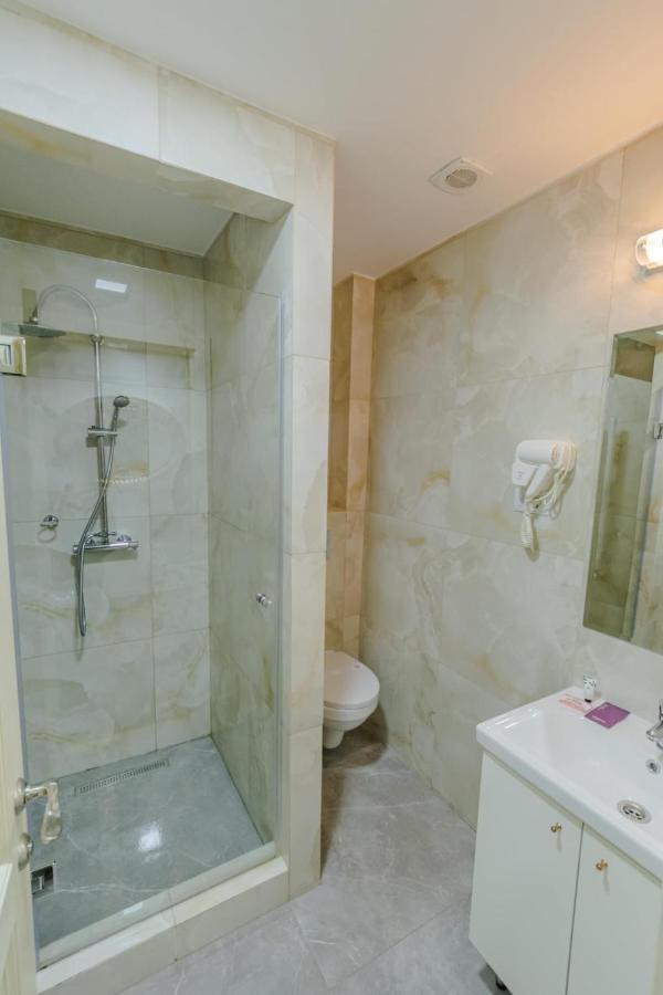 Hostel Parc Fălticeni Eksteriør bilde